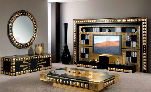 Композиция в золотых деталях коллекции PIRAMID