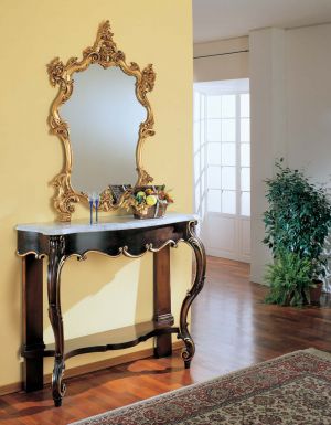 Консоль и зеркало в позолоченной раме
