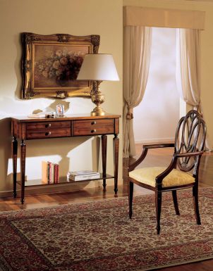 Консоль и чудесное кресло из классической коллекции