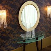 Консоль с миниатюрным дизайном.