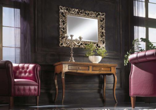 Консоль в естественном цвете дерева