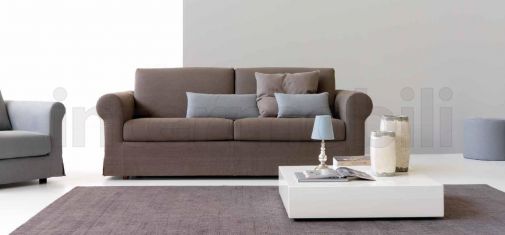 Коричневый двухместный диван