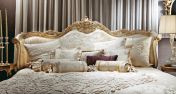 Королевская кровать от компании Medea.