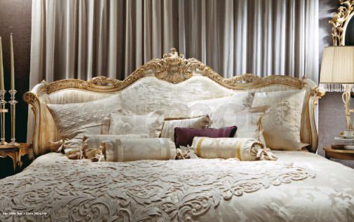 Королевская кровать от компании Medea.