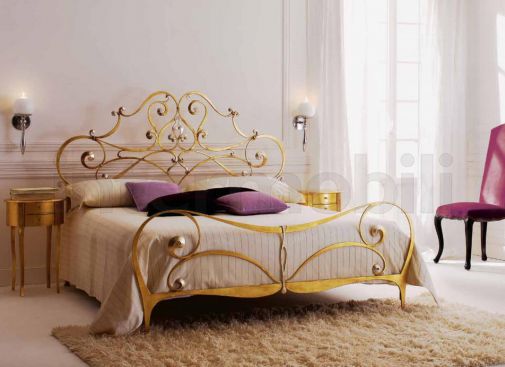 Кованая двухспальная кровать KRIZIA