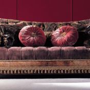 Кожаный диван итальянской коллекции.