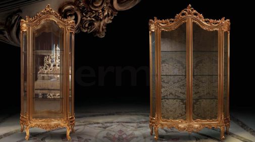 Красивые витрины для обстановки в гостиной.