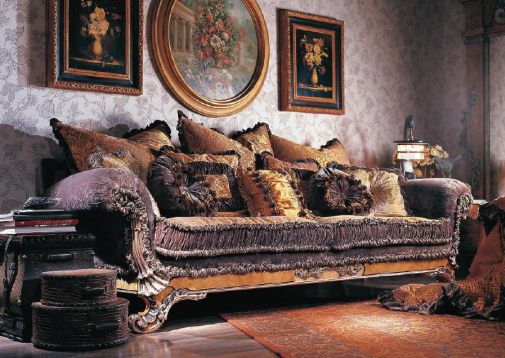 Красивый диван для роскошной гостиной комнаты.