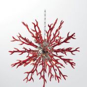 Красная подвесная люстра из стекла