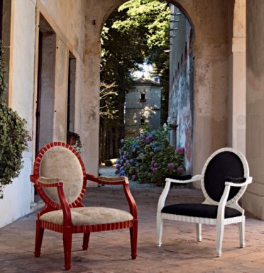 Кресло в классическом стиле от итальянской фабрики Tonin Casa