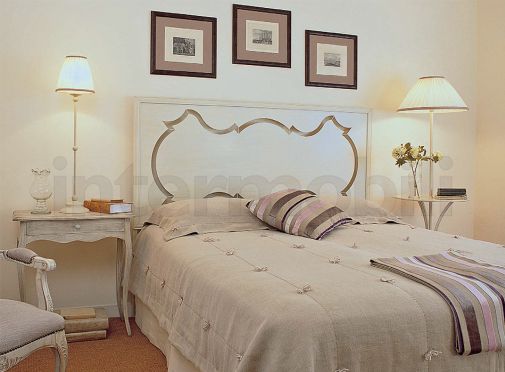 Кровать CAROLINA с высоким изголовьем