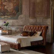 Кровать CLEOPATRA с мягким изголовьем в коже или ткани