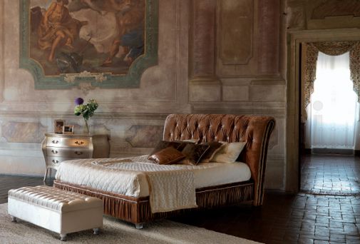 Кровать CLEOPATRA с мягким изголовьем в коже или ткани