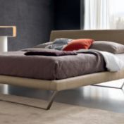 Кровать из коллекции PLAZA