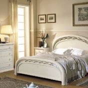 Кровать Le Stelle из коллекции Meridian кремового оттенка