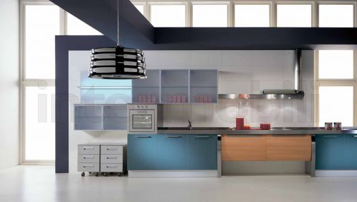 Кухня со стальной столешницей из коллекции Trendy