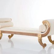 Кушетка с мягкими подлокотниками