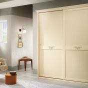 Квадратный шкаф от итальянской фабрики Pentamobili