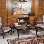 Квадратный журнальный столик и кресла