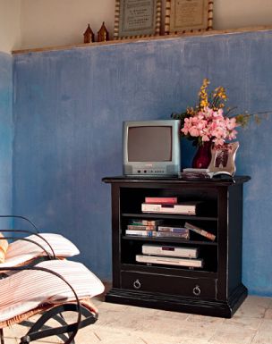 Лакированная тумба под телевизор от Tonin Casa