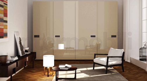 Лакированный платяной шкаф из коллекции SESTANTE с ручками из темного дуба