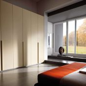 Лакированный платяной шкаф с восемью створками из коллекции SESTANTE