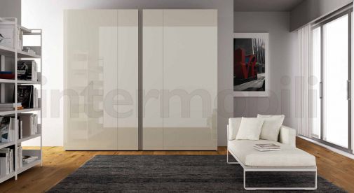 Лакированный платяной шкаф от Mercantini