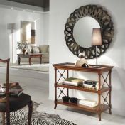 Маленькая этажерка с зеркалом