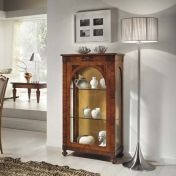 Маленькая витрина для гостиной