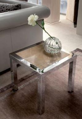 Маленький квадратный стол из коллекции Daydream