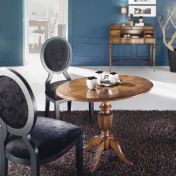 Маленький столик для гостиной