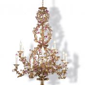 Люстра с декором розами