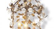 Люстра с позолоченными розами