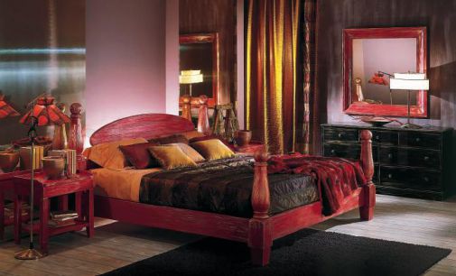 Мебель для спальни в теплой гамме.