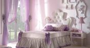 Мебель для спальни в лиловом цвете.