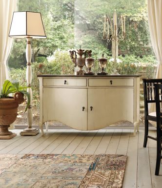 Классический комод в белых тонах