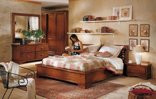 Мебель для спальни из натурального дерева