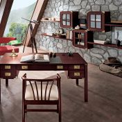 Мебель с фанеровкой красным деревом для небольшого кабинета