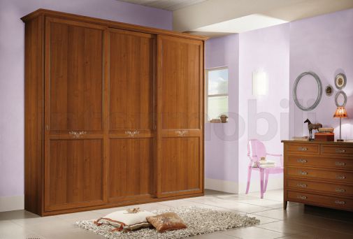 Мебельный набор из шкафа и комода