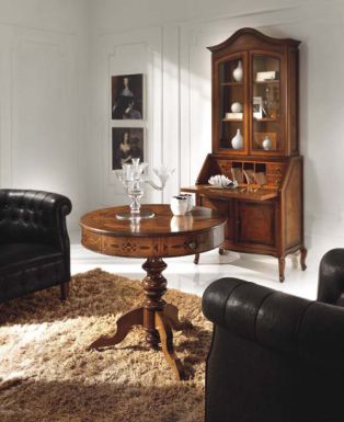 Мебельный набор из дерева в гостиной