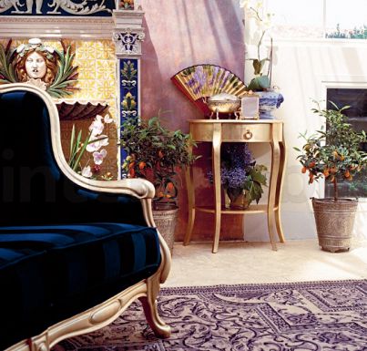 Миниатюрная консоль из коллекции Decor