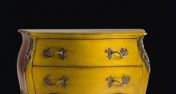 Миниатюрный комод от итальянской компании.