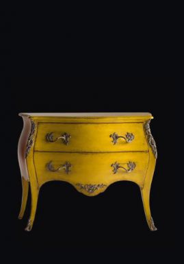 Миниатюрный комод от итальянской компании.