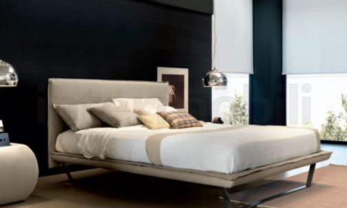 Минималистическая кровать VOLA