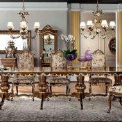 Стол и стулья для столовой