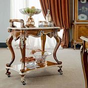 Столик под напитки