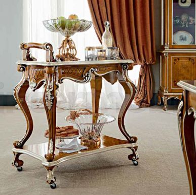 Столик под напитки