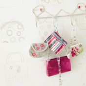 Модные обои What a Hoot для девичьей спальни.