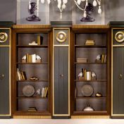 Модульный шкаф из трех частей.