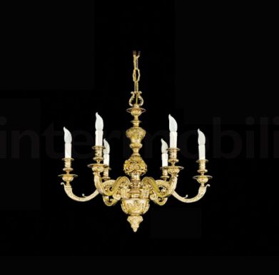 Люстра с позолотой и фигурным декором